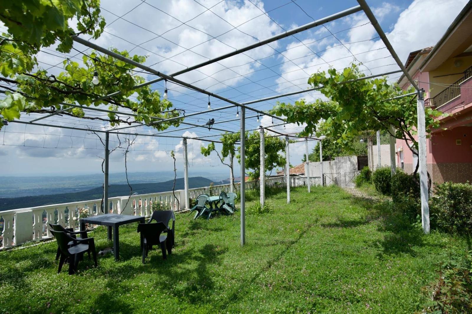 Garden Villa Guni Krujë Buitenkant foto