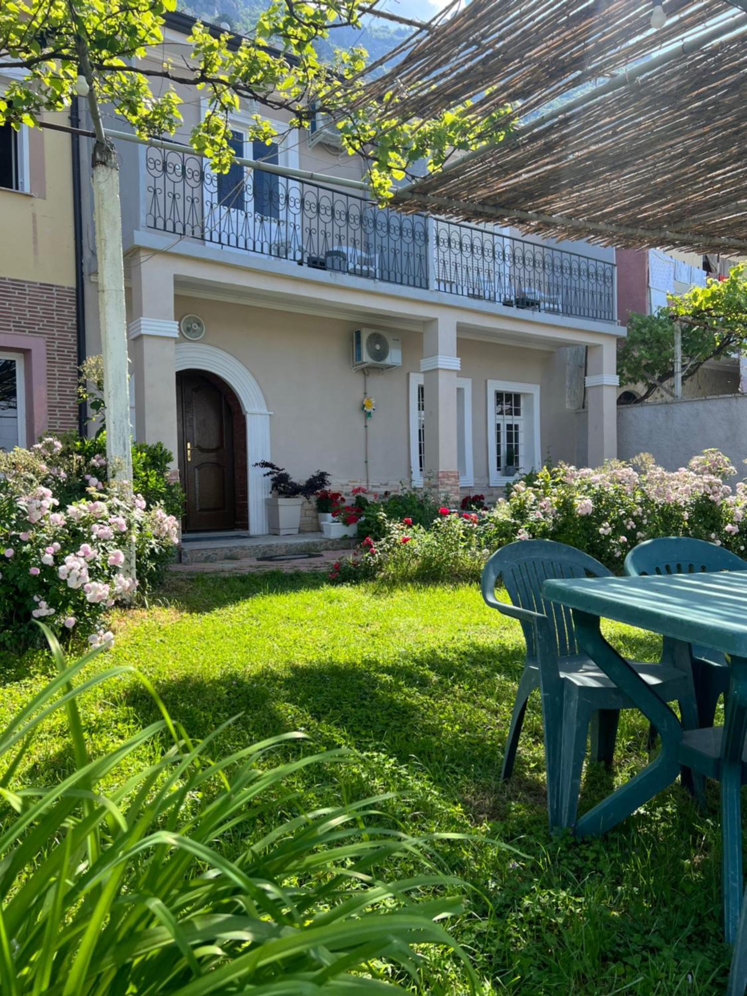 Garden Villa Guni Krujë Buitenkant foto
